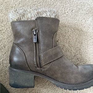 Gray Ankle Boots with Knit Cuff